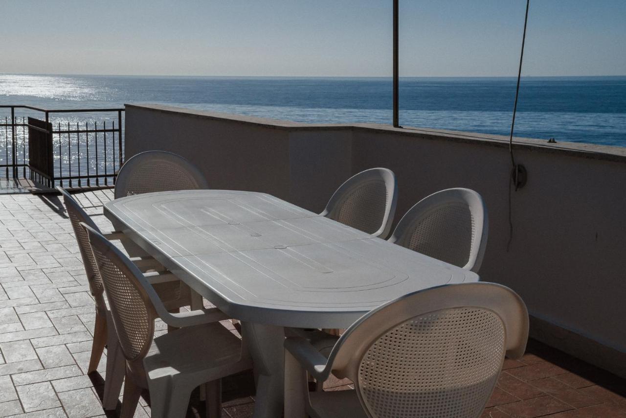 סנטה מרינלה Be Your Home - Appartamento 4 Camere Sul Mare Scesa Al Mare Privata מראה חיצוני תמונה