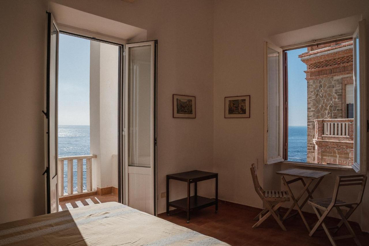 סנטה מרינלה Be Your Home - Appartamento 4 Camere Sul Mare Scesa Al Mare Privata מראה חיצוני תמונה